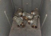 Sprzęt hydrauliczny – pakiet zawierający 104 poz. asort. (wg oddzielnego wykazu), w tym m.in.: zawory, trójniki uszczelki itp. 